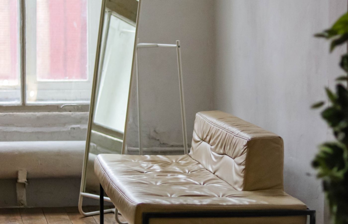 Over-the-Door Mirror for Small Spaces