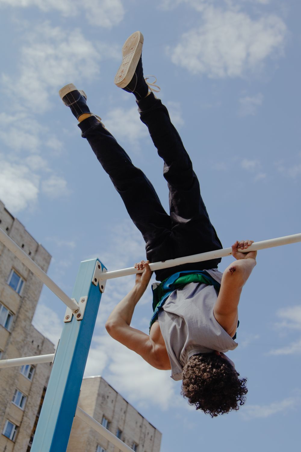 Parallettes for Calisthenics Beginners