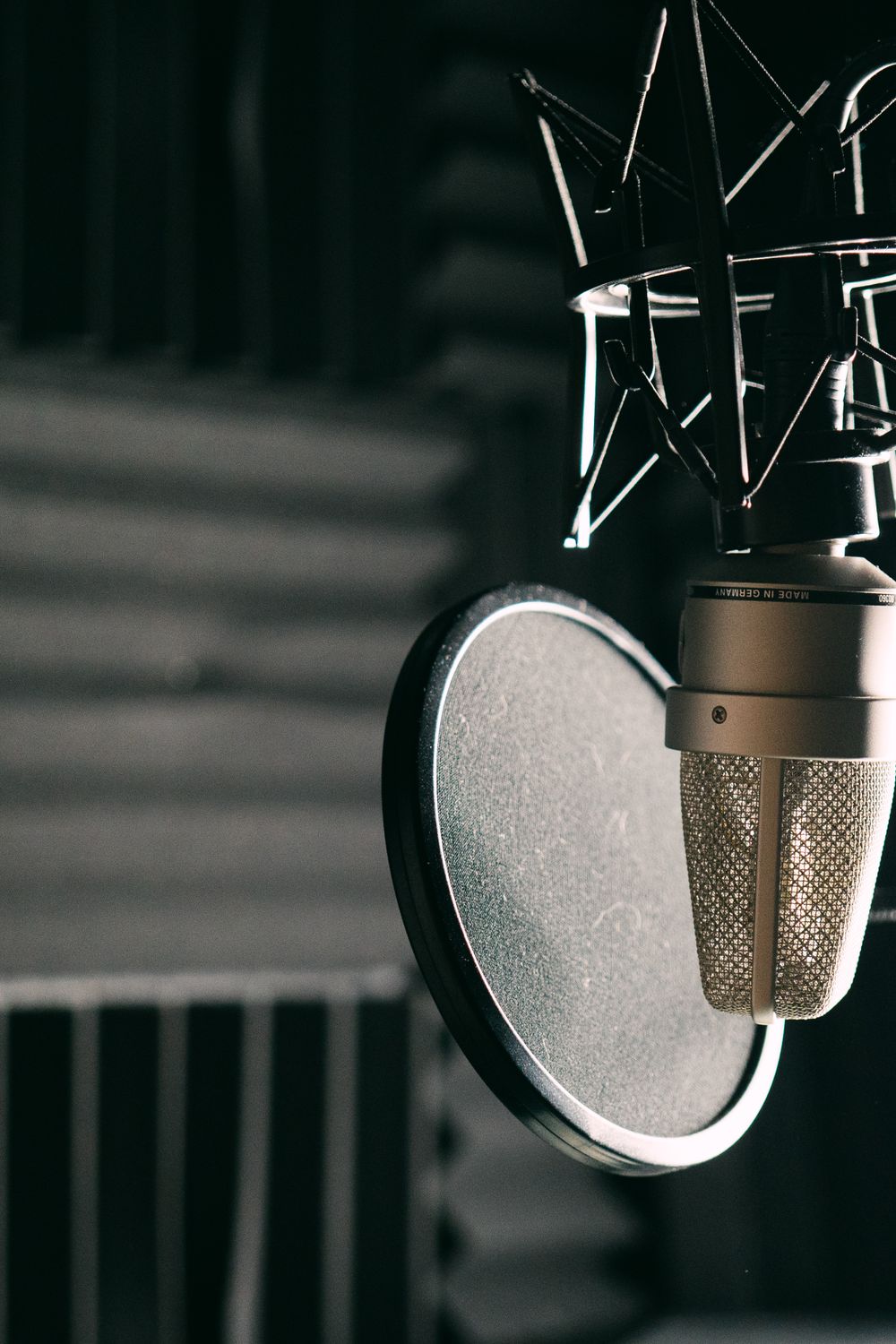 Low-Profile Boom Arm for a Shure SM7B
