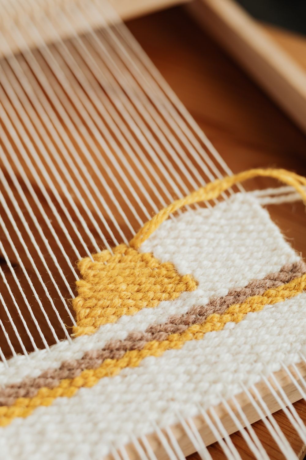 Pin Loom for Weaving Squares